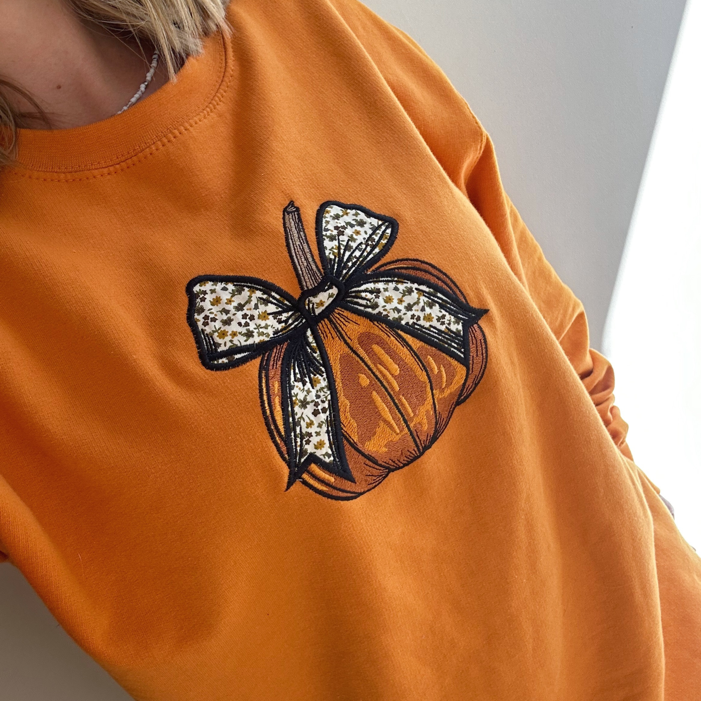 Vintage Bow Pumpkin Appliqué Sweatshirt